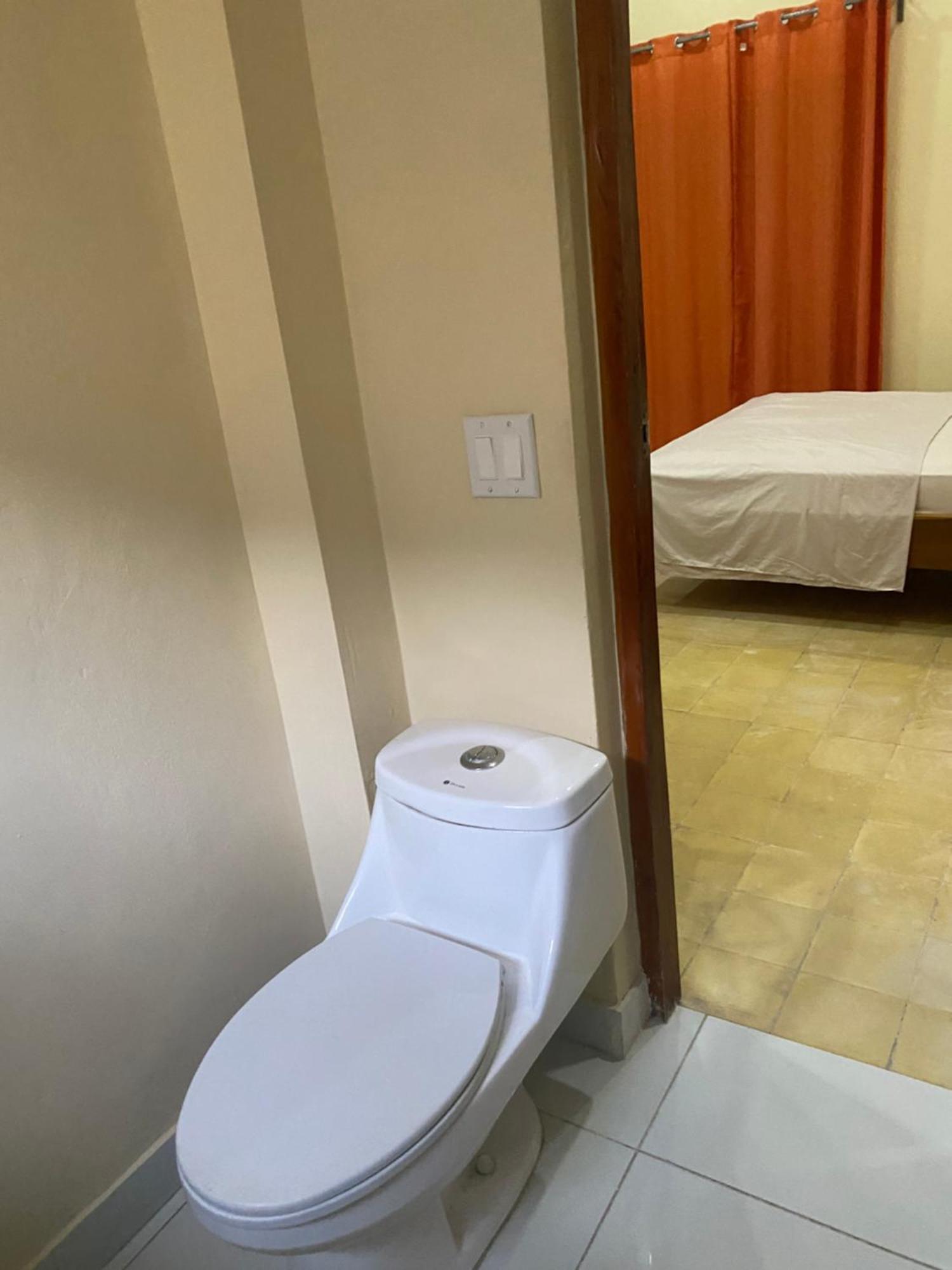 Apartamentos Casa Amarilla Granada Bagian luar foto