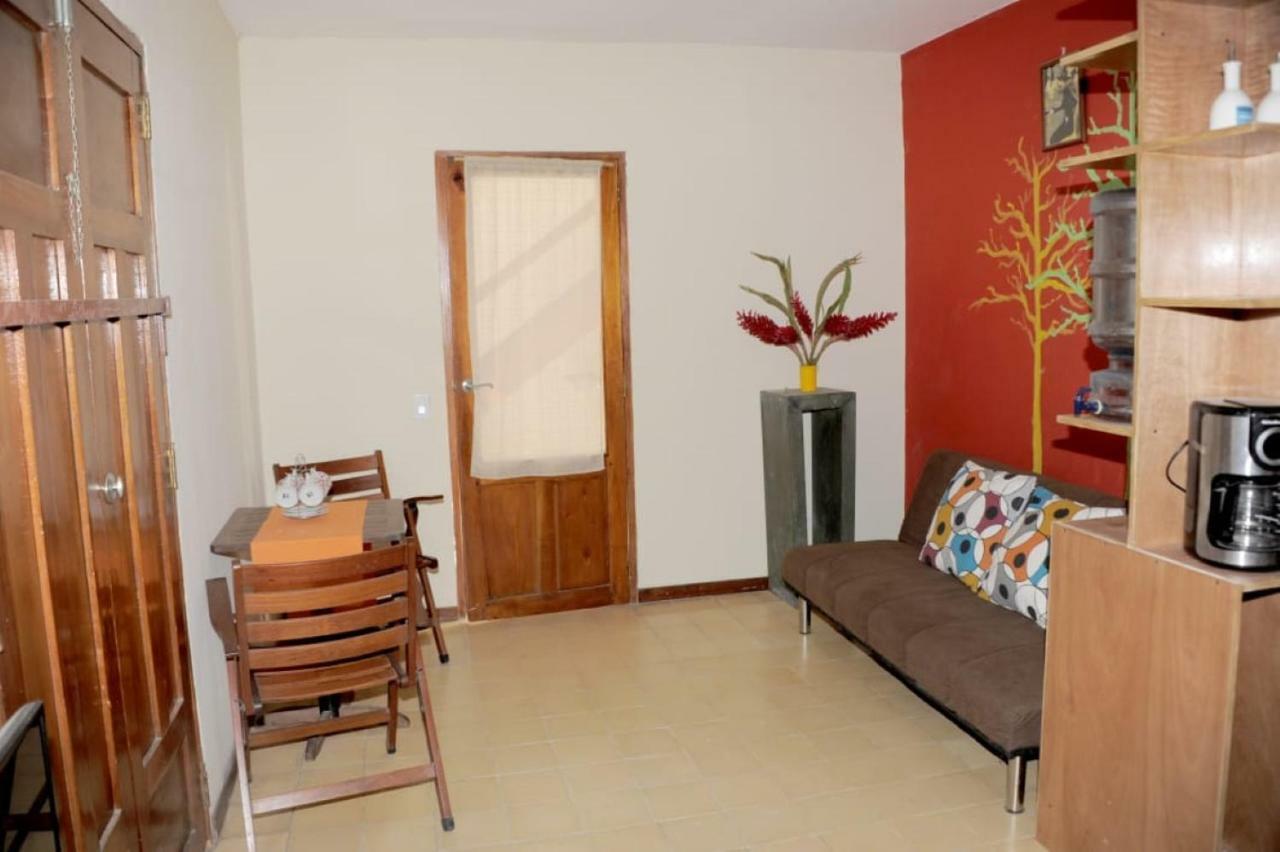Apartamentos Casa Amarilla Granada Bagian luar foto