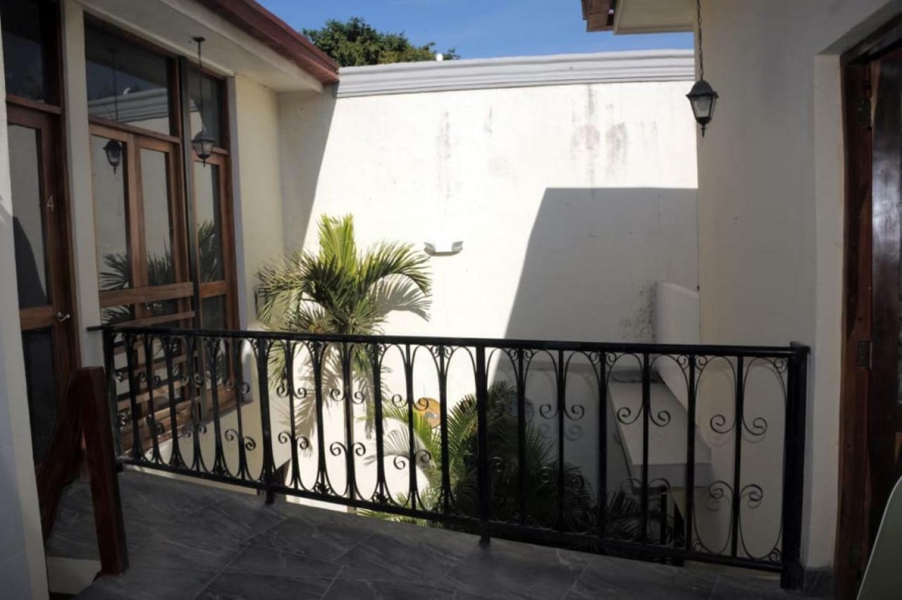Apartamentos Casa Amarilla Granada Bagian luar foto