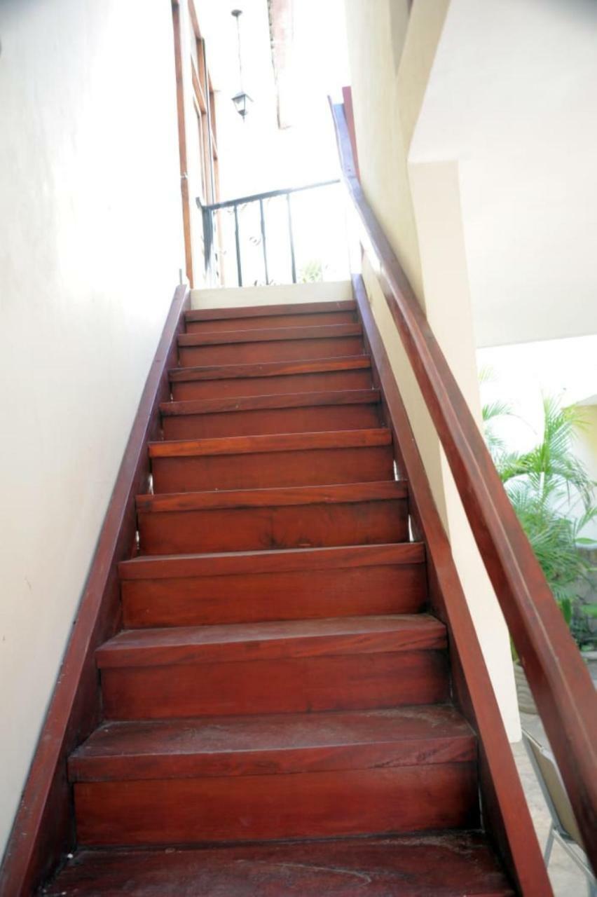 Apartamentos Casa Amarilla Granada Bagian luar foto