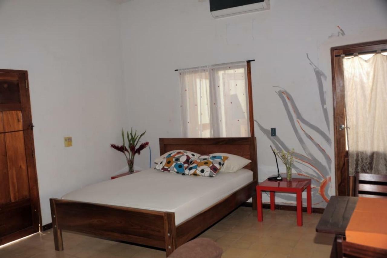 Apartamentos Casa Amarilla Granada Bagian luar foto